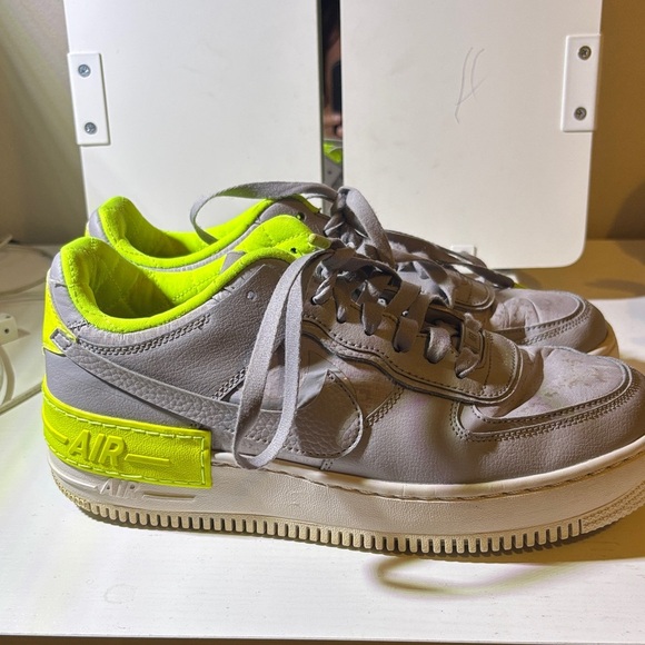 Nike Men's Sneakers in Gray and Neon Yellow - Picture 4 of 6